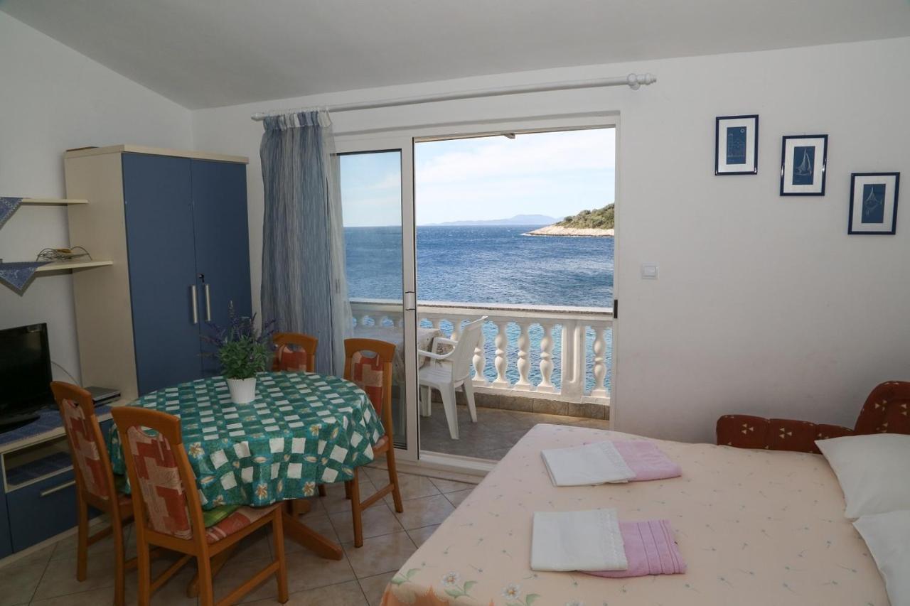 Apartments By The Sea Milna, Hvar - 12244 Eksteriør bilde